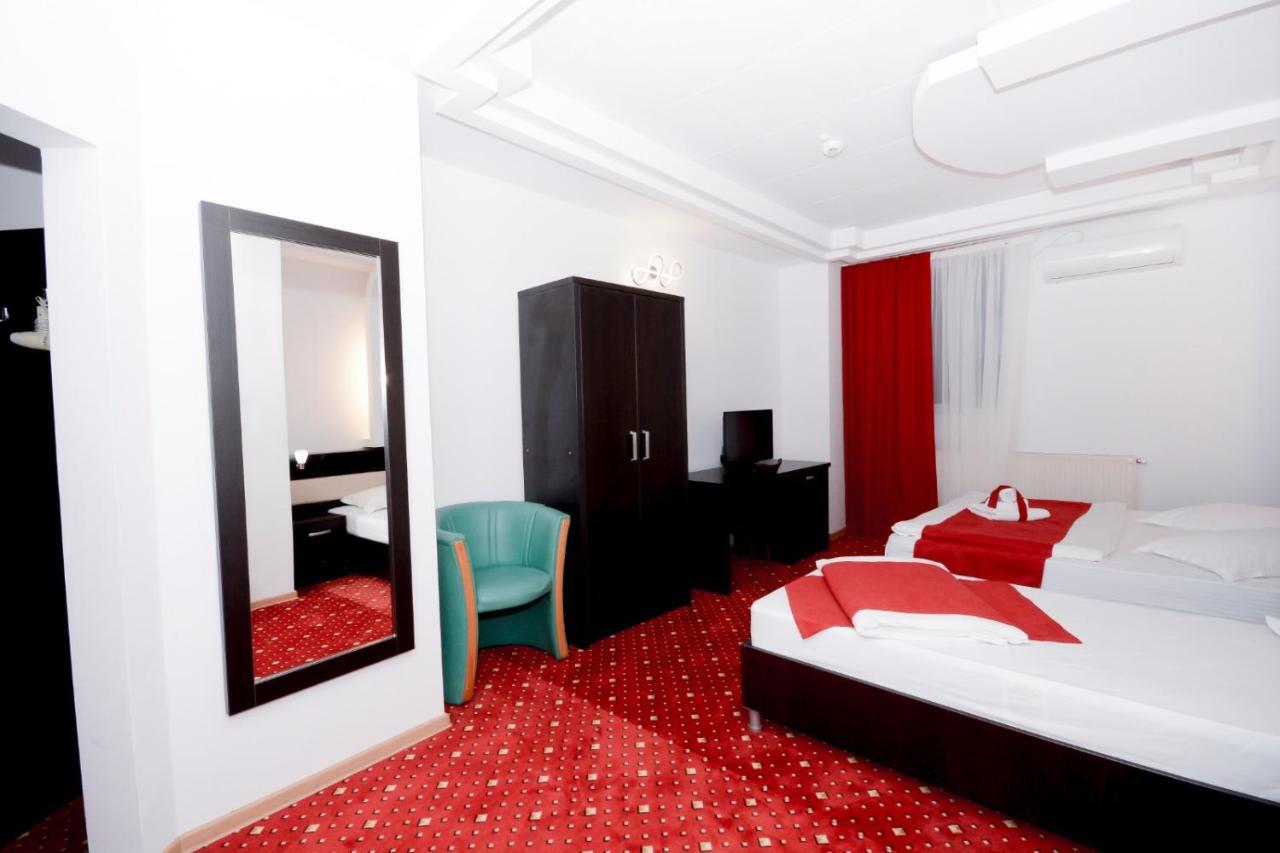 Hotel Magic - City Center Pitesti Exterior photo