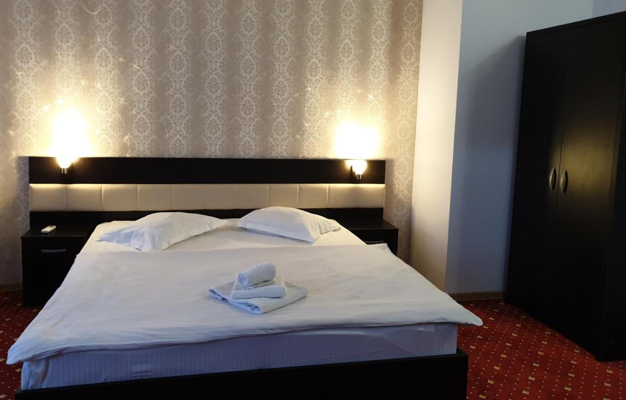 Hotel Magic - City Center Pitesti Exterior photo
